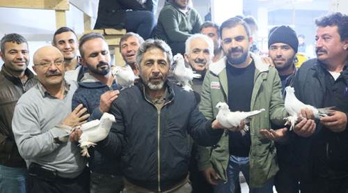 Bu sevda uğruna otomobilini bile sattı