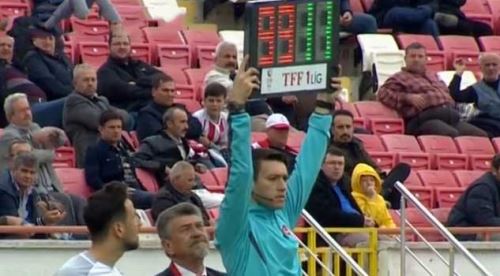 Bu tabela herkesi şaşkına çevirdi!