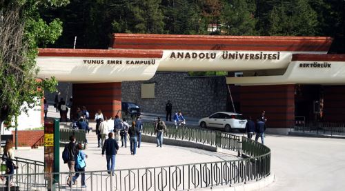 Bu yıl da Anadolu Üniversitesi'ni tercih ettiler