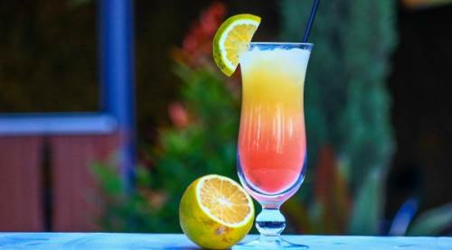 Bulaşık Makinesinde Yıkanan Kadehimde Gökkuşağı Renkleri Var: Neden Olur ve Nasıl Geçer? 