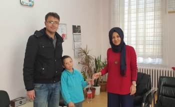 Bulduğu Parayı Öğretmenine Teslim Eti
