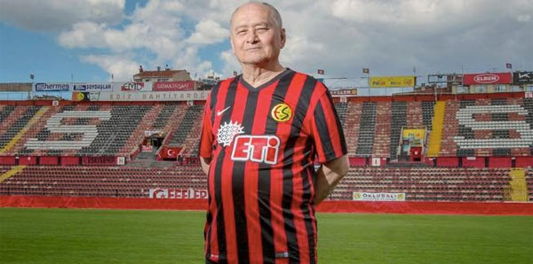 Burhan Tözer hayatını kaybetti