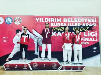 Bursa’Dan 15 Madalya Ve 8 Kupa İle Döndüler
