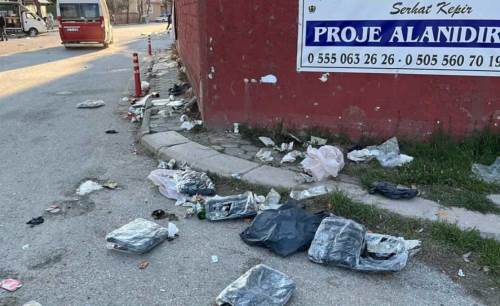 Bursaspor maçının ardından stat çevresinde çevre kirliliği