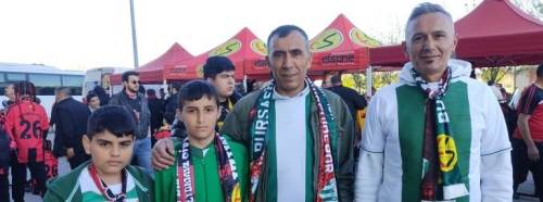 Bursaspor taraftarı Eskişehirspor’u yalnız bırakmadı