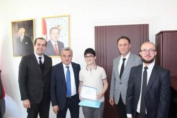 Bursluluk Sınavında Türkiye Birincisi Oldu
