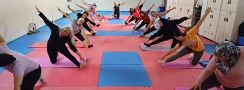Büyük bayanlar pilates çalışmaları devam ediyor 