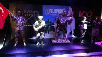 Büyük Zafer’İn Ruhu Canlı Heykellerle Yaşatılıyor
