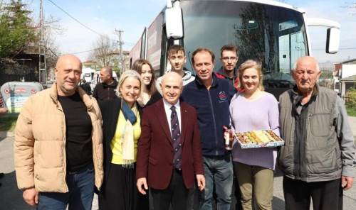 Büyükçekmece’de Başkan Akgün sokak sokak gezerek bayramlaştı