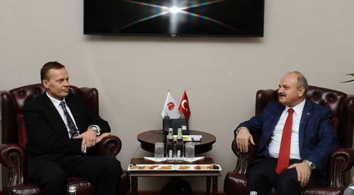 Büyükelçi Brüzga Vali Çakacak'ı ziyaret etti