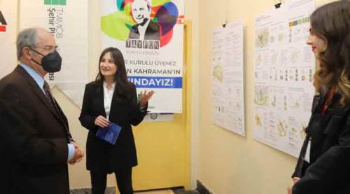 Büyükerşen, Eskişehir'de gençlerin projelerini inceledi