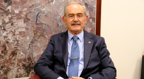 Büyükerşen'den sandık çağrısı: Çocuklarınız için oy verin!