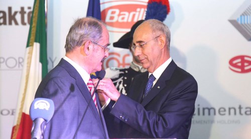 Büyükerşen'e Liyakat Nişanı