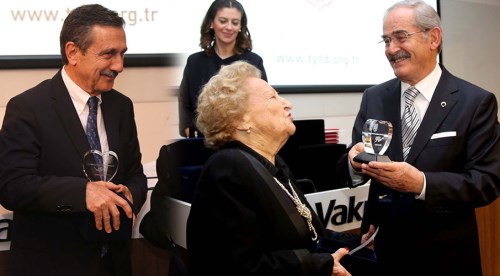 Büyükerşen ve Ataç'a gönül ödülü