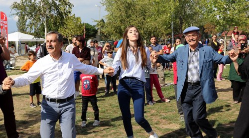 Büyükerşen ve Ataç horon oynadı