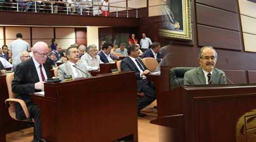 Büyükşehir: Ahmet Ataç'ın isteği ihanettir
