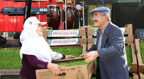 Büyükşehir'den çiftçiye 2.5 milyon fide!