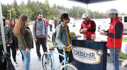Büyükşehir‘den öğrencilere aşure