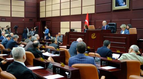 Büyükşehir Meclisi’nde flaş istifalar