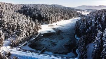 Buz Tutan Bozcaarmut Göleti Havadan Görüntülendi
