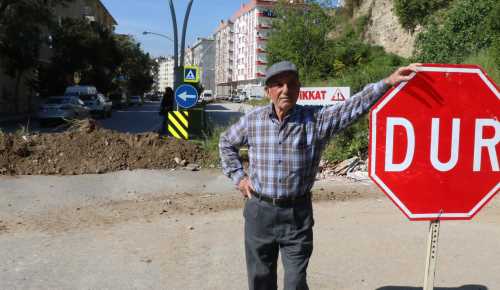 CADDEYİ KAPATTI DOMATES EKECEK