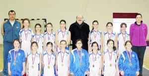 Çağdaş Ortaokulu ipi göğüsledi