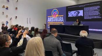 Çağdaş Sanat Fuarı’Nda Dpü’Yü Doç. Dr. Pınar Yazkaç Temsil Etti
