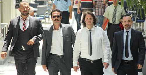 ÇAKALLARLA DANS 4 GELİYOR