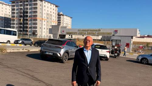 Çakırözer, cezaevindeki Sinem Dedetaş’ı ziyaret etti: “Eskişehir’in desteğini hep yanımda hissediyorum”