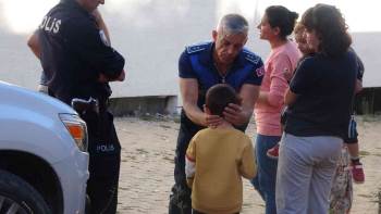 Çakmakla Oynayan Çocuk Az Kalsın Evi Yakıyordu
