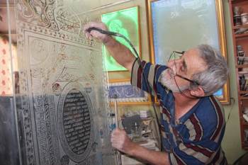 Cam Üzerine Hüsn-İ Hat
