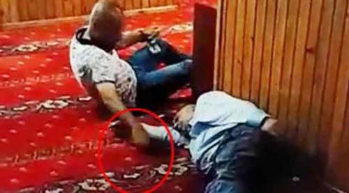 Camideki hırsızlık görenleri şaşkına çevirdi!