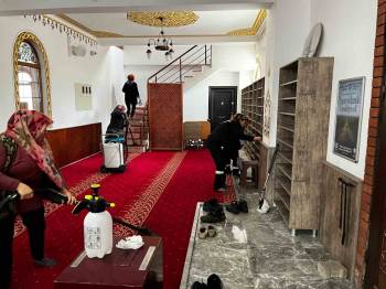 Camilerde Ramazan Temizliği
