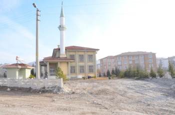 Caminin Altyapısı Yenilendi
