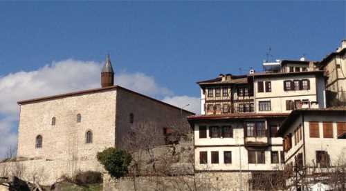 Camiyi kapatıp tatile giden imama soruşturma