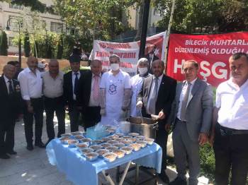 Canını Feda Eden Şehitler İçin Aşure Dağıtıldı
