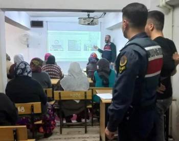 Çavdarhisar’Da "En İyi Narkotik Polisi Anne" Semineri
