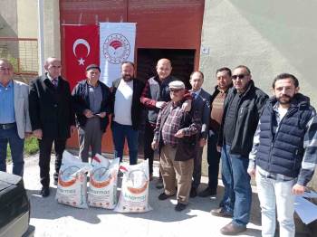 Çavdarhisar’Da 356 Çiftçiye 24 Ton Nohut Tohumu Desteği
