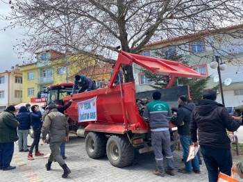 Çavdarhisar’Da Fidan Dağıtımı
