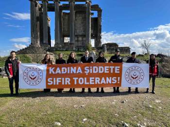 Çavdarhisar’Da Kadına Yönelik Şiddete Dikkat Çekildi
