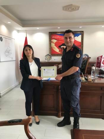 Çavdarhisar İlçe Jandarma Komutanı Göker’E Başarı Belgesi
