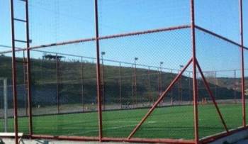 Çavdarhisar’In Yenicearmutcuk Köyüne Halı Saha
