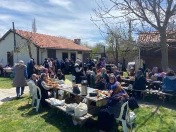 Çavdarhisarlı Kadınlardan “Bahara Merhaba” Etkinliği
