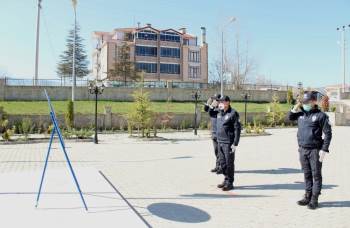 Çelenk Koyma Töreninde Korona Virüs Tedbirleri
