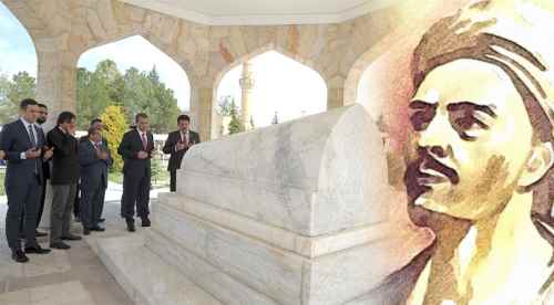 Çelik Yunus Emre'nin kabrini ziyaret etti