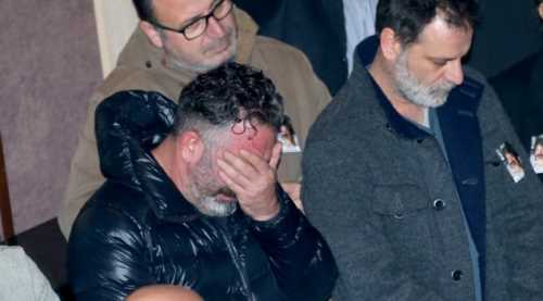 Cem Yılmaz gözyaşlarına boğuldu