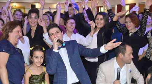 Cenk ile kadınlar matinesi tam gaz devam