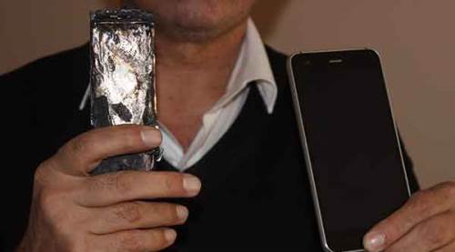 Cep telefonu bomba gibi patladı, teknolojiye küstü