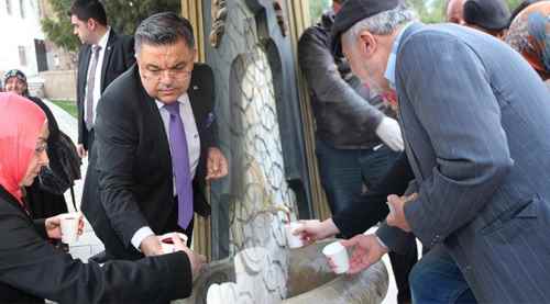 Çeşmeden su yerine şerbet akıyor