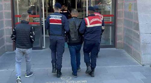 Çevre yolunda durdurduğu araca kurşun yağdırdı!